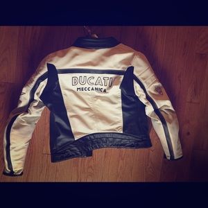 Ducati women’s leather motorcycle jacket sz 46 12